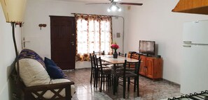 Casa familiare, 2 camere da letto | Soggiorno | Smart TV