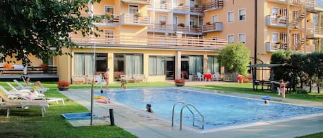 Seasonal outdoor pool