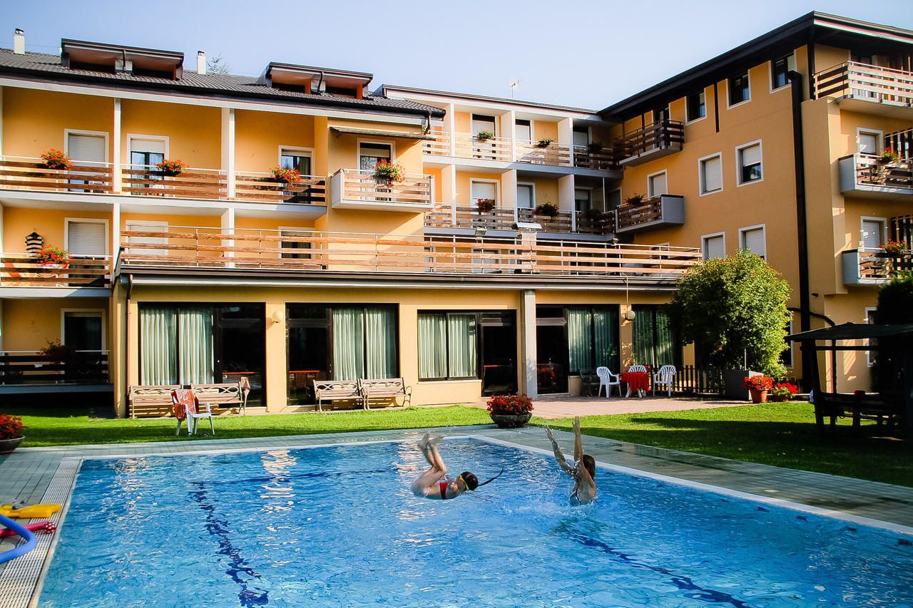 Alberca al aire libre por temporada 