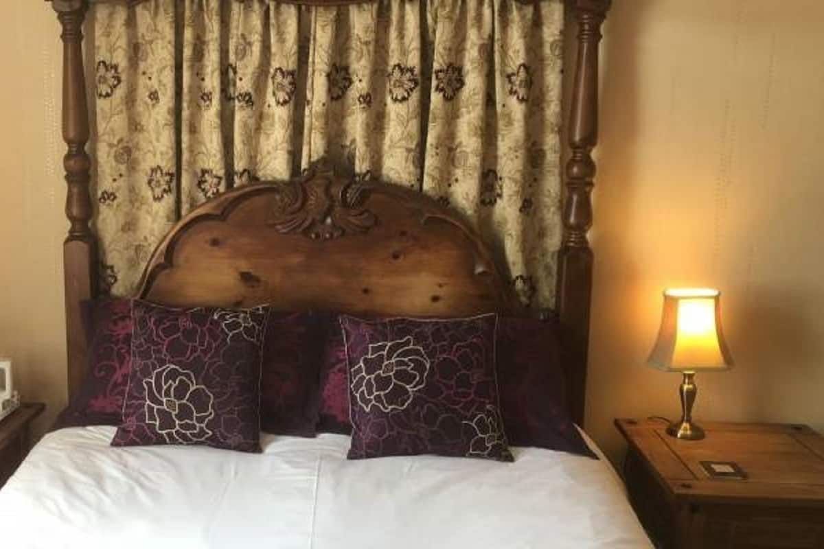 R4 Four-poster En-suite Room | Free WiFi