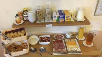 Free daily continental breakfast