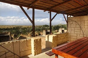 Lions Rest Chalet | Terrace/patio - Boskoppie Lion & Tiger Reserve (Moqhaka)