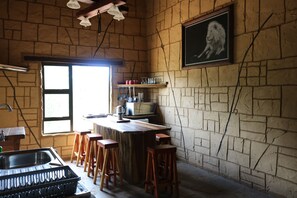 Lions Rest Chalet | ครัวส่วนตัว | ตู้เย็น, ไมโครเวฟ, เตาประกอบอาหาร, กาต้มน้ำไฟฟ้า