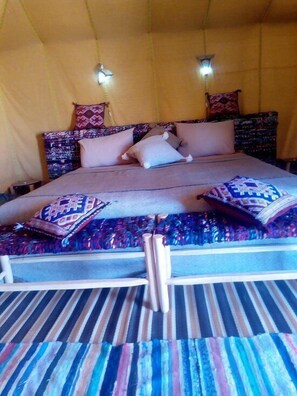 Quadruple Room | In-room safe, free WiFi, bed sheets - Majorelle Desert Camp (M'Hamid El Ghizlane)
