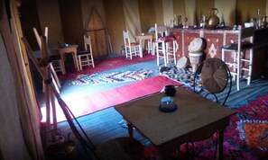Daily continental breakfast for a fee - Majorelle Desert Camp (M'Hamid El Ghizlane)