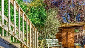 BBQ/picnic Area - Luxury Central Townhouse - Double Terrace, Free Parking. (Harrogate)