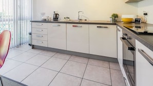 Luxury Apartment | Private kitchen | Coffee/tea maker, fridge, microwave, oven - Luxury Central Townhouse - Double Terrace, Free Parking. (Harrogate)
