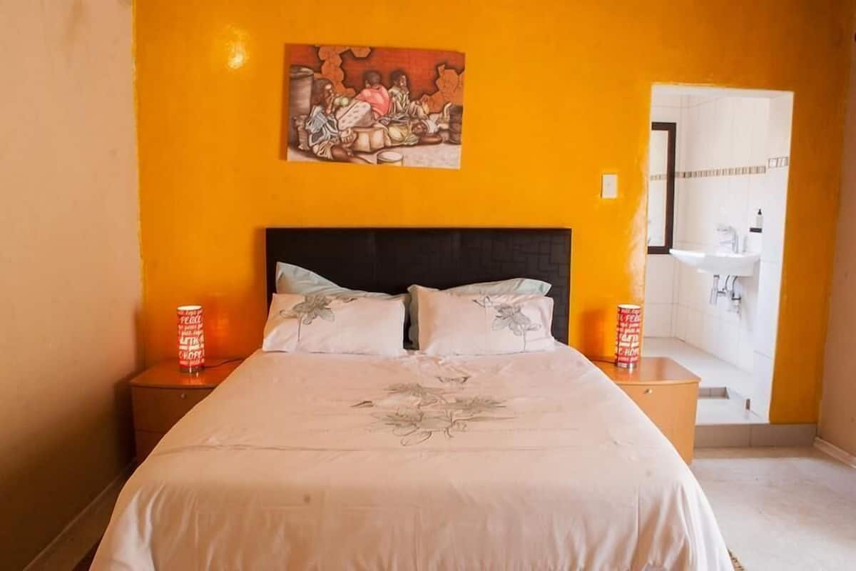 Standard Double Room (Yellow) | Desk, bed sheets