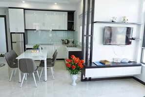 Private kitchen - Apt With Fully SunShine From The Beach City (Pham Van Dong Tp. Nha Trang,)