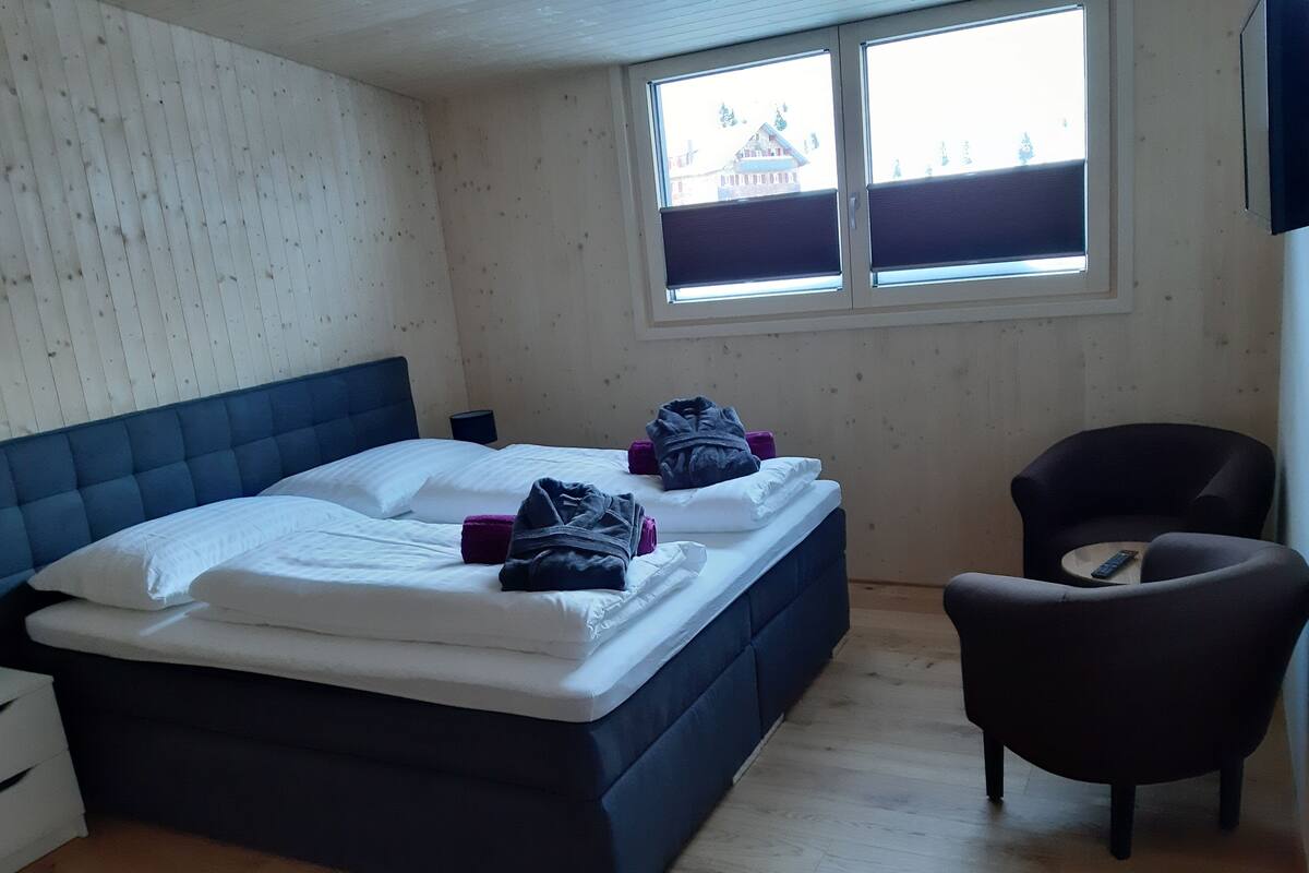 Individually decorated, individually furnished, desk