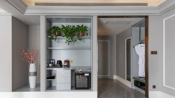 1 habitación, minibar y caja de seguridad en la habitación