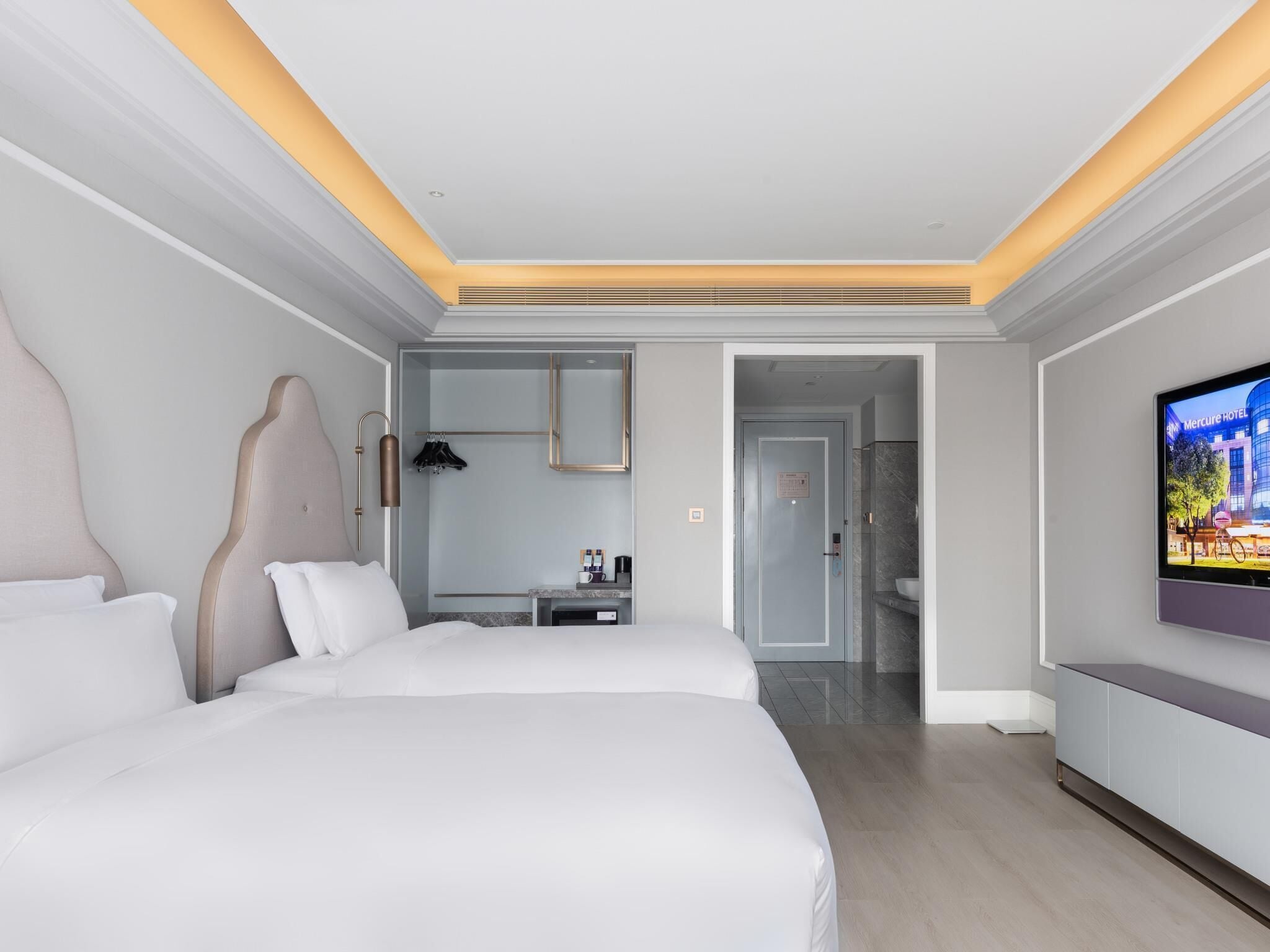 Superior Room, 2 Single Beds | Minibar, in-room safe, iron/ironing board, free WiFi