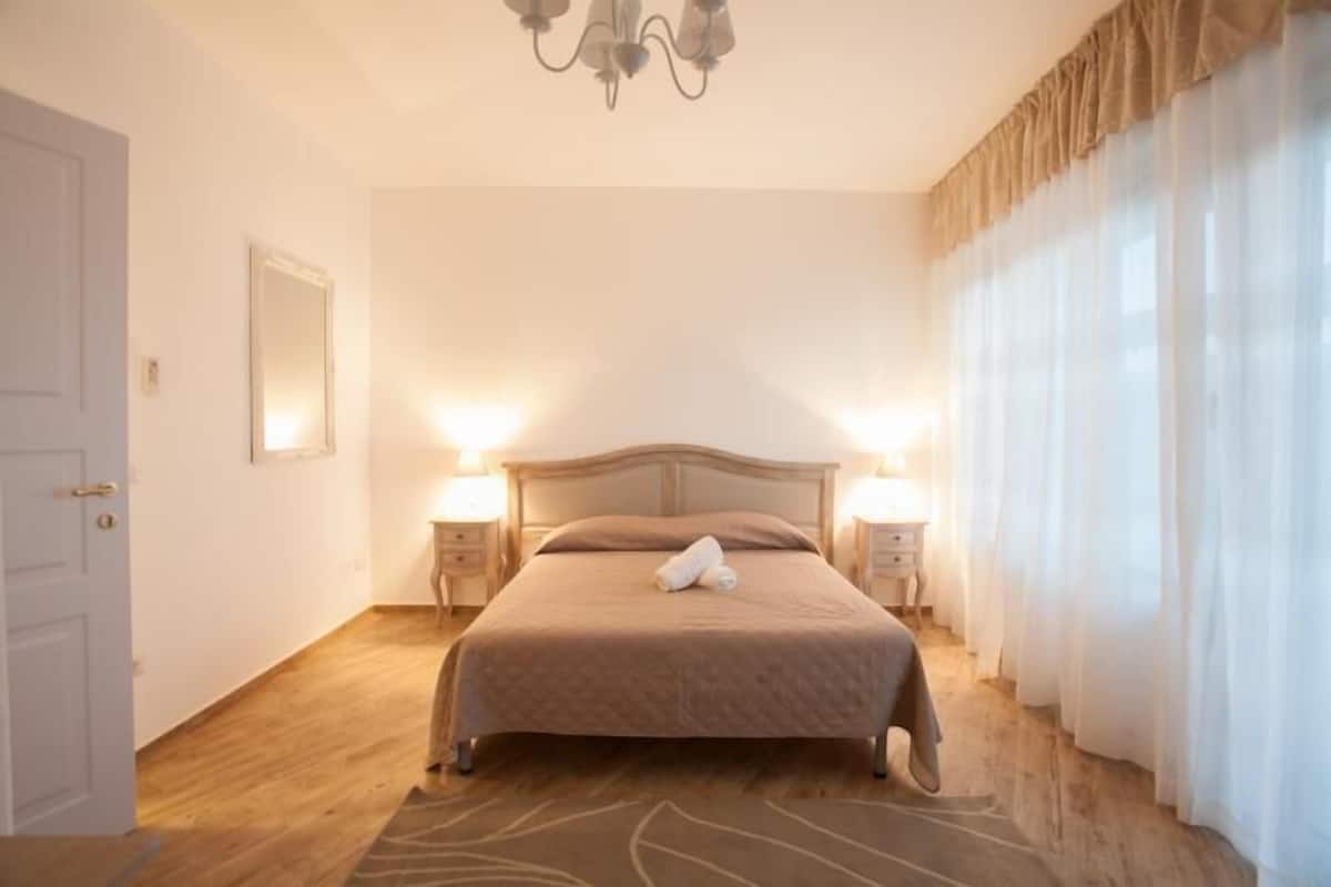 Superior-Doppelzimmer, Terrasse | Schreibtisch, Verdunkelungsvorhänge, Bügeleisen/Bügelbrett