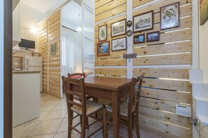Studio | Restauration dans la chambre