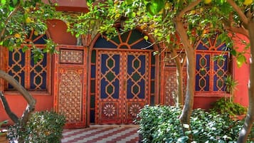 1 bedroom, in-room safe, free WiFi, bed sheets