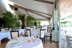 Dining - les jardins du lac (Trizay)