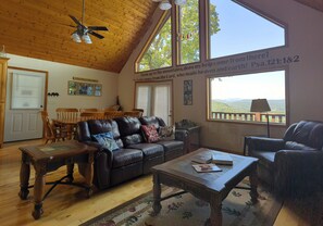 TV, DVD player, video library, stereo - Long Range Mountain & Valley Views from this Beautiful Chalet (Murphy)