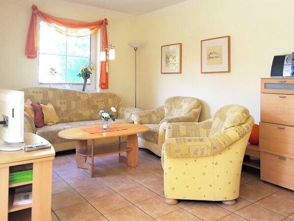 Télévision, chaîne hi-fi