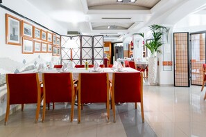 Breakfast, lunch and dinner served -  Hostal Bellavista Formentera (Formentera)
