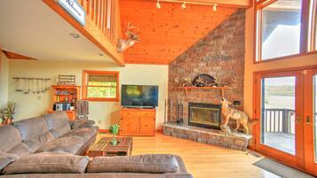 Smart TV, fireplace, video games, DVD player