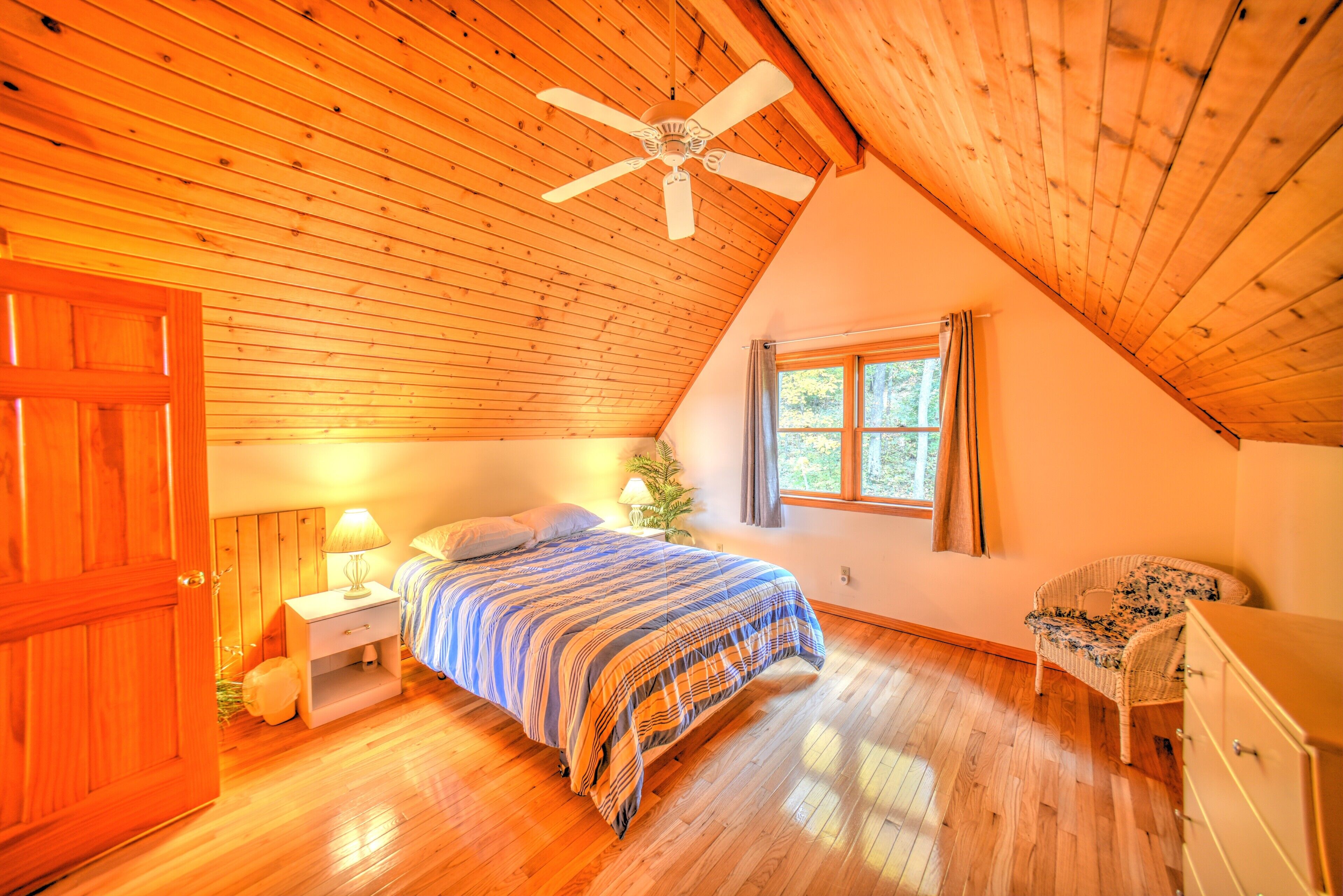 3 chambres, fer et planche à repasser, Wi-Fi gratuit, draps fournis