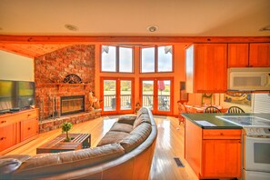 Smart TV, lareira, videogames, DVD player