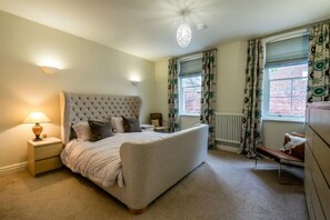 Two-Bedroom Apartment | 2 bedrooms, iron/ironing board, free WiFi, bed sheets