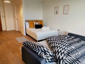 Appartement luxueux | Aire de séjour | Téléviseur à écran plat