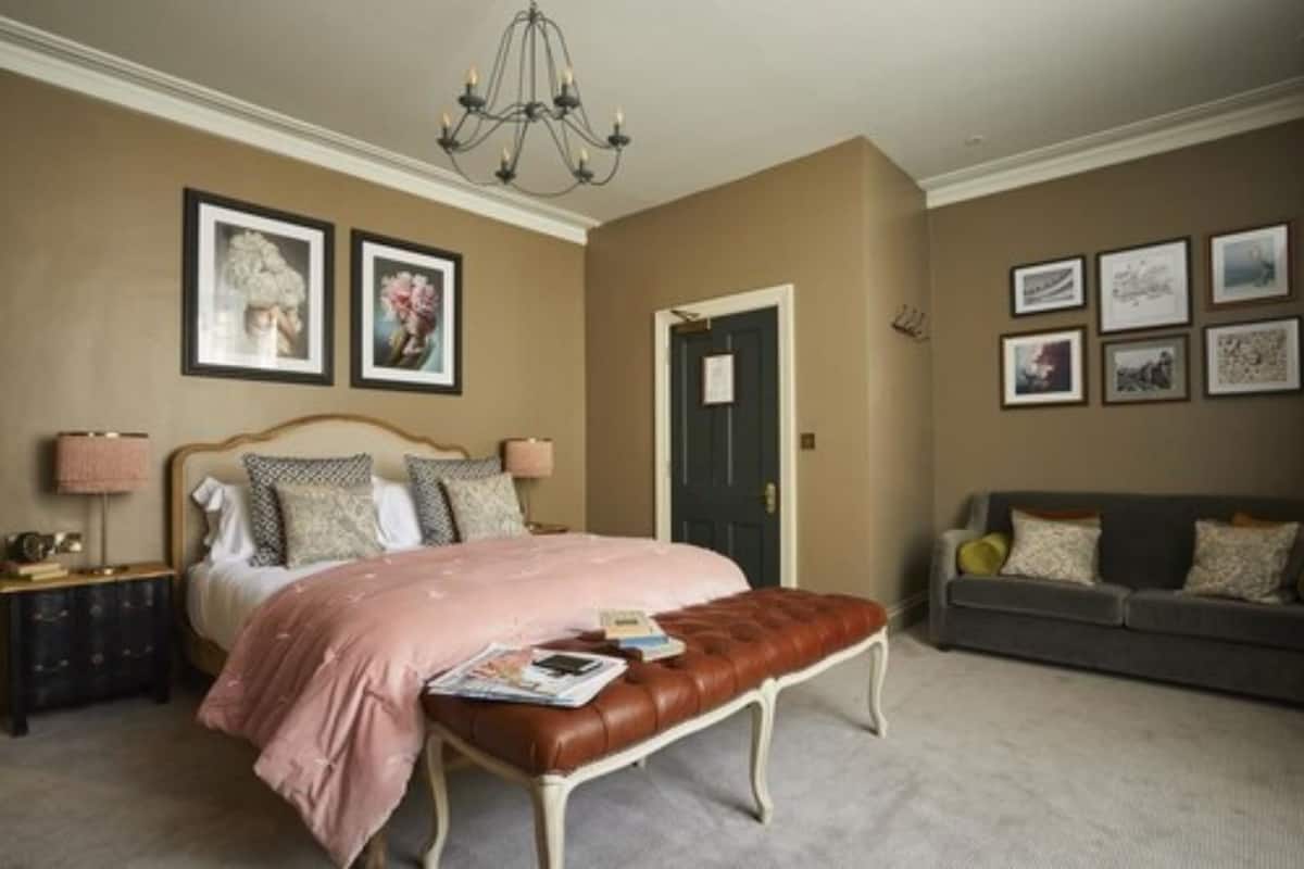 1 bedroom, in-room safe, desk, iron/ironing board