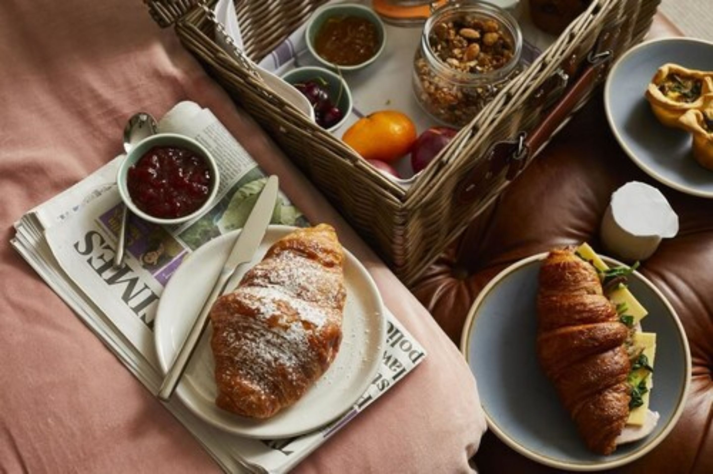 free daily full breakfast