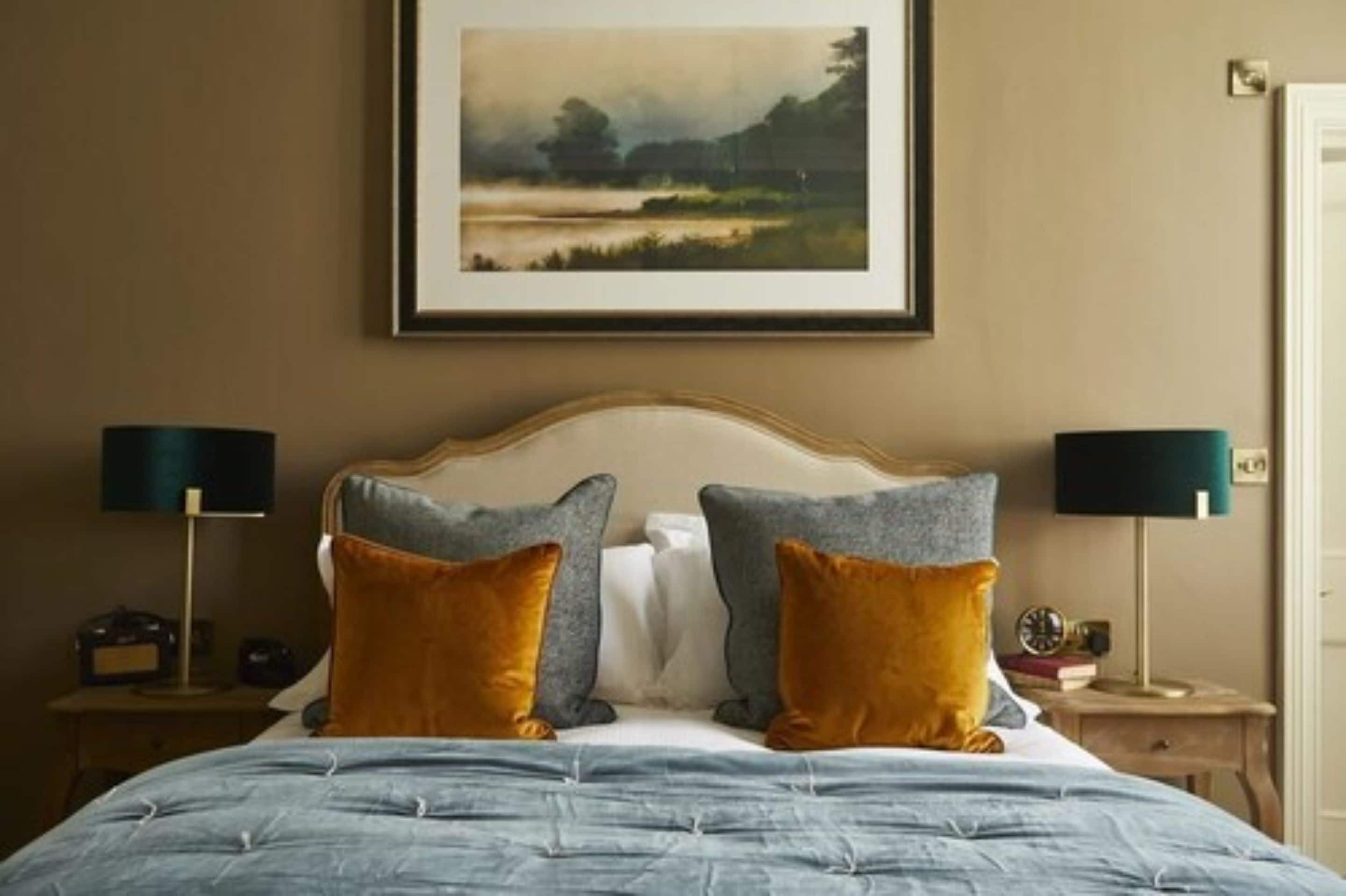 large double room | 1 bedroom, in-room safe, desk, iron/ironing board