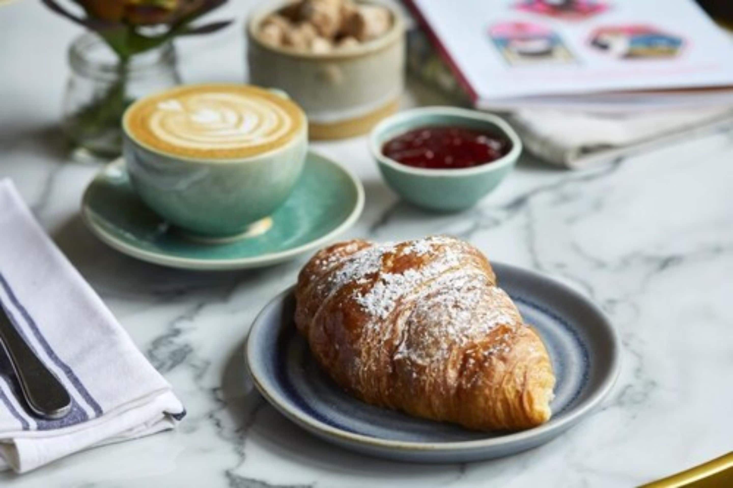 free daily full breakfast