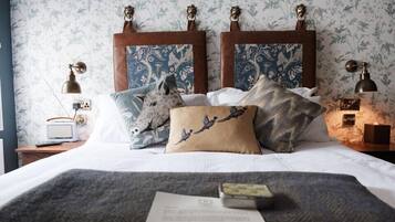 Minibar, escritorio, tabla de planchar con plancha y wifi gratis