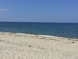 Beach nearby, sun-loungers, beach towels