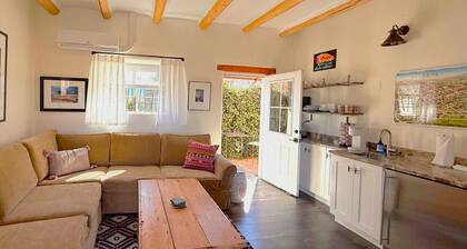 Adobe Casita Downtown - King Bed + Patio * Spacious 450 Sq Ft