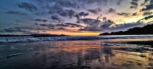 New modern compact home, warm & cosy, Blue Bay beach bach!