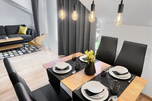 Studiosuite – superior (Latte 23) | Eget kjøkken | Kjøleskap, mikrobølgeovn, ovn og kokeplater