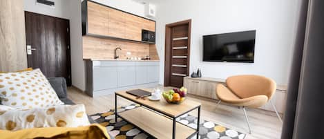 1 bedroom, individually decorated, individually furnished, desk