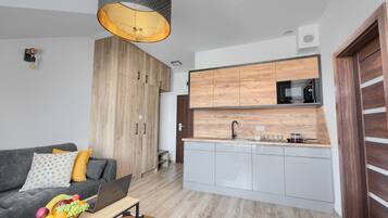 Tủ lạnh, lò vi sóng, lò nướng, bếp nấu