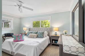 2 chambres, fer et planche à repasser, lit de bébé portatif