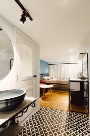 1 bedroom, WiFi - Welcome!We wish you have a good trip in Vietnam.Make us a part of your journey! (Ho Chi Minh City)