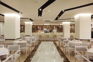 Bar (on property) - Helios Benidorm (Benidorm)