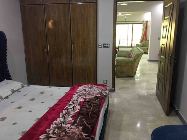 2 bedrooms, WiFi, bed sheets