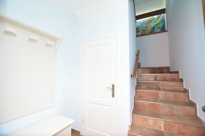 Apartment (A2) | Tangga