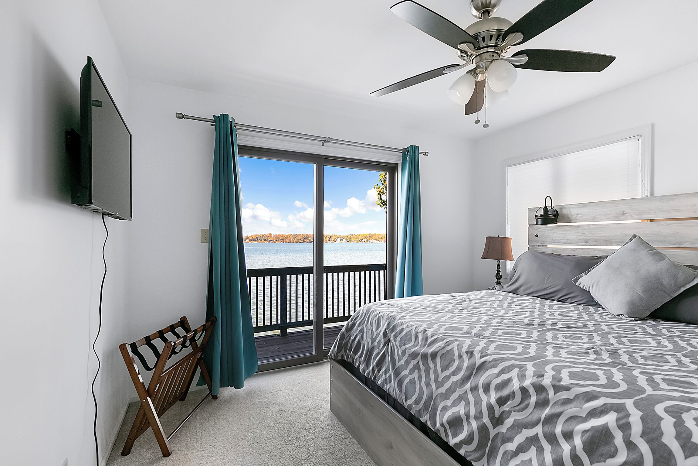 3 chambres, fer et planche  à repasser, Wi-Fi gratuit, draps fournis