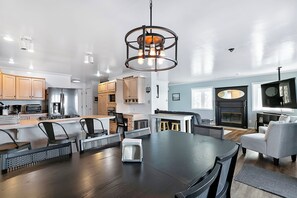 Unclassified image, 5 of 43, button