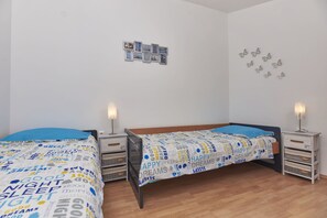 2 bedrooms, iron/ironing board, free WiFi - House Doris (Medulin)