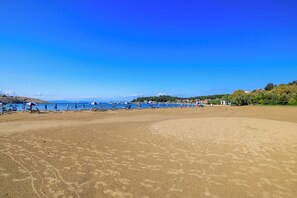Tæt på stranden