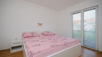 2 bedrooms, iron/ironing board, free WiFi