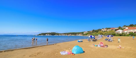 Una playa cerca